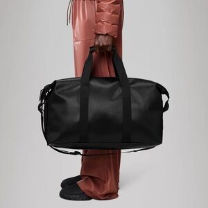 RAINS Hilo Weekend Bag